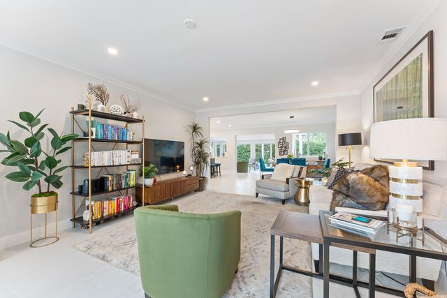 807 SE 11th Court, Fort Lauderdale, FL 33316