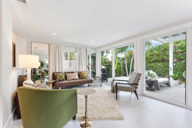 807 SE 11th Court, Fort Lauderdale, FL 33316
