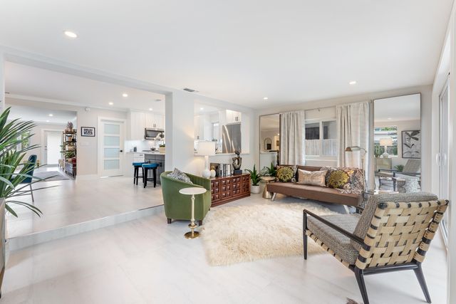 807 SE 11th Court, Fort Lauderdale, FL 33316