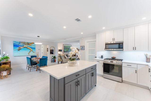 807 SE 11th Court, Fort Lauderdale, FL 33316