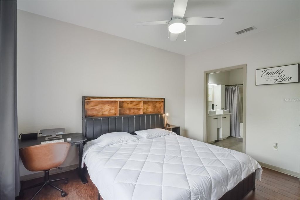 Image 16 of property listing at 6001 WESTGATE DRIVE 2124, Orlando, FL 32835