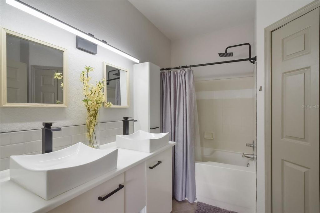 Image 19 of property listing at 6001 WESTGATE DRIVE 2124, Orlando, FL 32835