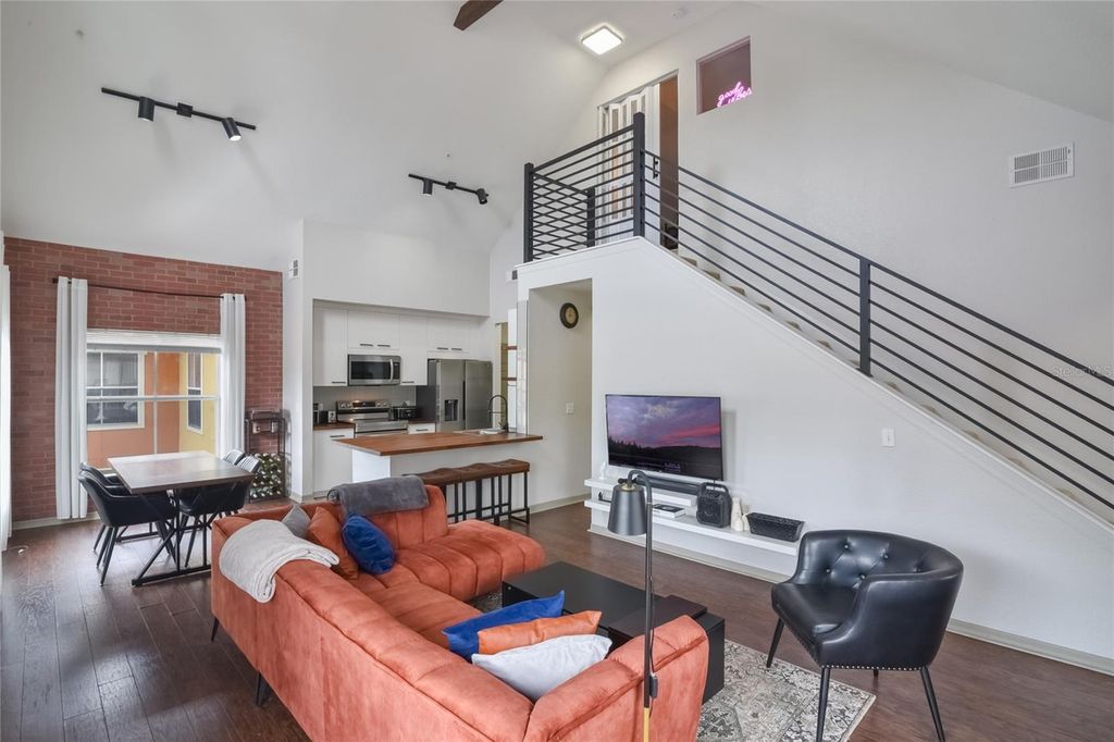 Image 4 of property listing at 6001 WESTGATE DRIVE 2124, Orlando, FL 32835
