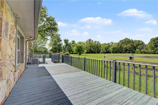 7936 W Wedington Drive, Fayetteville, AR 72704