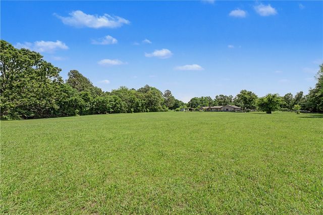 7936 W Wedington Drive, Fayetteville, AR 72704