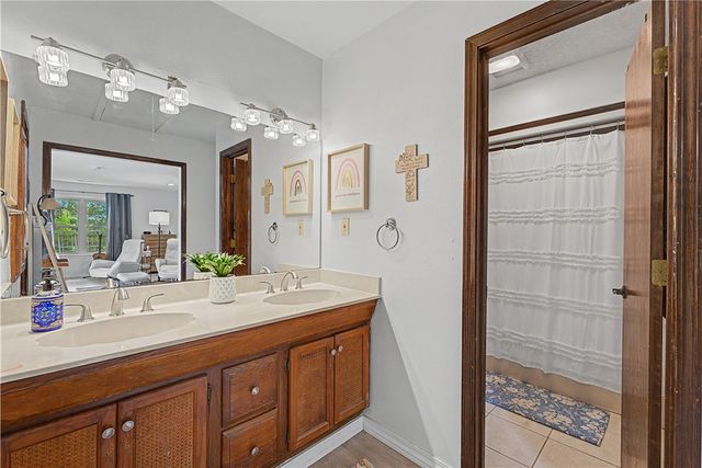 7936 W Wedington Drive, Fayetteville, AR 72704