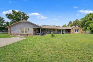 7936 W Wedington Drive, Fayetteville, AR 72704