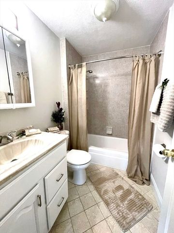 8 Kenmar Dr 58, Billerica, MA 01821