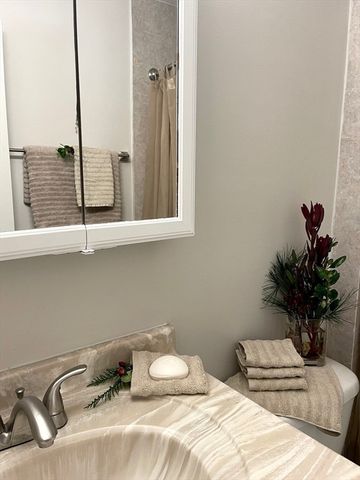8 Kenmar Dr 58, Billerica, MA 01821