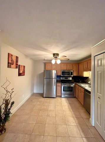 8 Kenmar Dr 58, Billerica, MA 01821