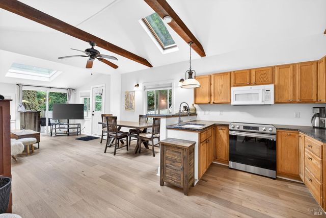 17731 Old Monte Rio Rd, Guerneville, CA 95446