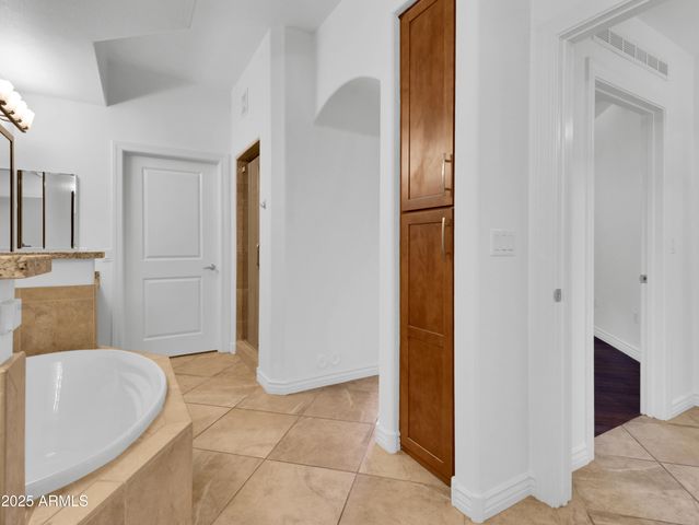 7601 E Indian Bend Road 1041, Scottsdale, AZ 85250