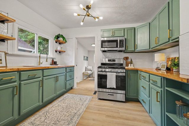 2856 Longstreet Avenue SW, Wyoming, MI 49509
