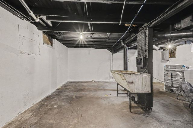 2856 Longstreet Avenue SW, Wyoming, MI 49509