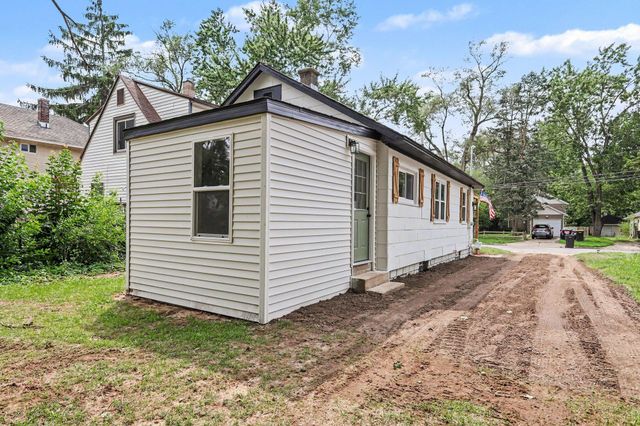 2856 Longstreet Avenue SW, Wyoming, MI 49509