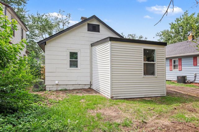 2856 Longstreet Avenue SW, Wyoming, MI 49509