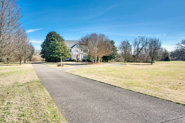 402 Granny White Pike, Brentwood, TN 37027
