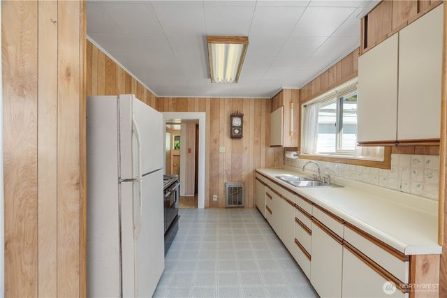 208 E Huntley Street, Aberdeen, WA 98520