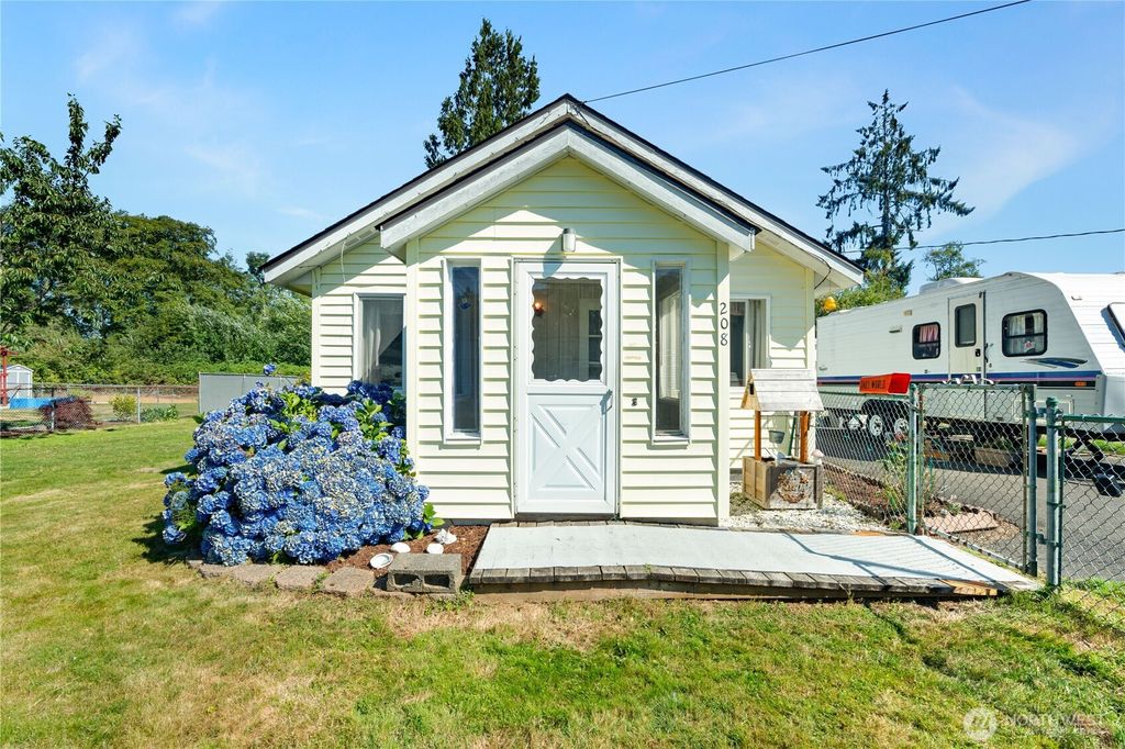 208 E Huntley Street, Aberdeen, WA 98520