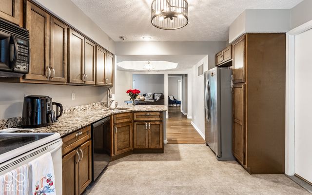 6485 Bayside South, Indianapolis, IN 46250