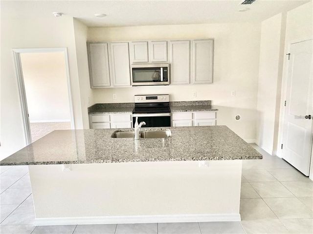 2637 ROWAN STREET, Tavares, FL 32778