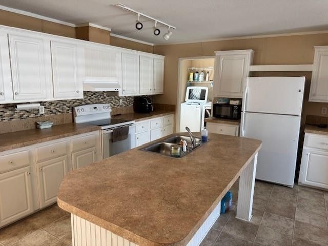 3 Gardenia Lane, Davie, FL 33325