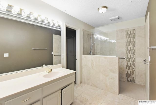 12657 Krug Circle, Omaha, NE 68144