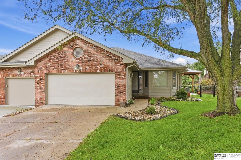 12657 Krug Circle, Omaha, NE 68144