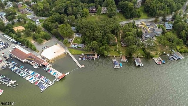 506 Windemere Ave, Mount Arlington Boro, NJ 07856