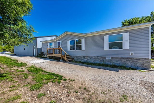 549 N Linn Valley Drive, Linn Valley, KS 66040