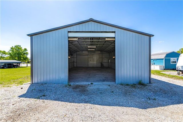 549 N Linn Valley Drive, Linn Valley, KS 66040