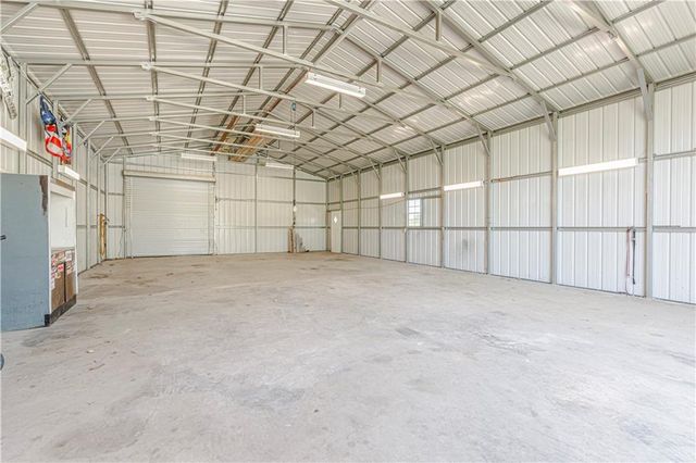 549 N Linn Valley Drive, Linn Valley, KS 66040