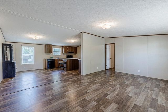 549 N Linn Valley Drive, Linn Valley, KS 66040