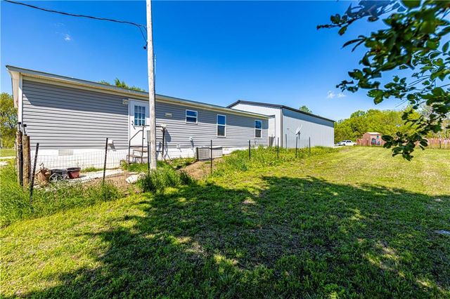 549 N Linn Valley Drive, Linn Valley, KS 66040