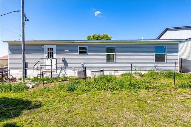 549 N Linn Valley Drive, Linn Valley, KS 66040