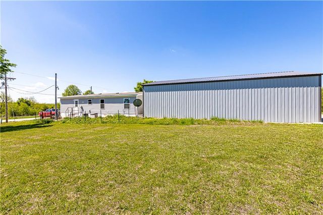549 N Linn Valley Drive, Linn Valley, KS 66040