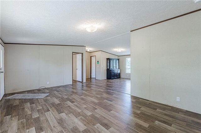 549 N Linn Valley Drive, Linn Valley, KS 66040