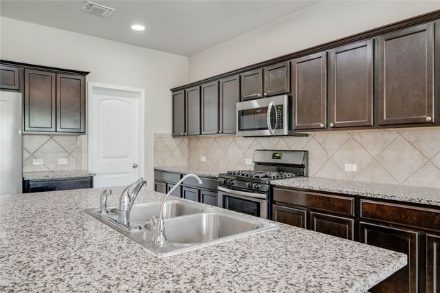 2908 Tilmon LN, Austin, TX 78725