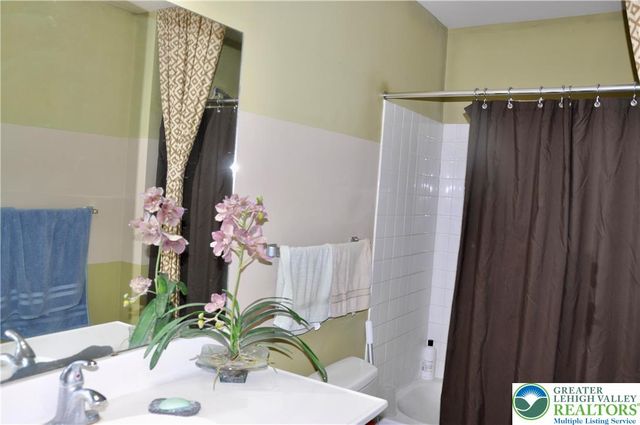 203 East Court Street, Allentown City, PA 18109