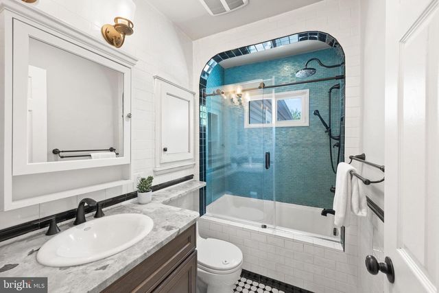9214 SHELTON ST, Bethesda, MD 20817