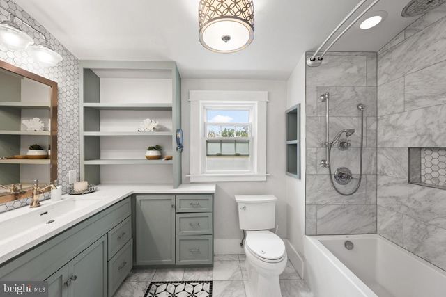 9214 SHELTON ST, Bethesda, MD 20817