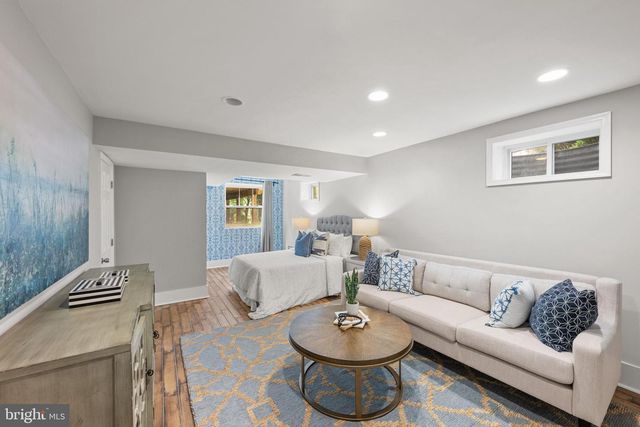 9214 SHELTON ST, Bethesda, MD 20817