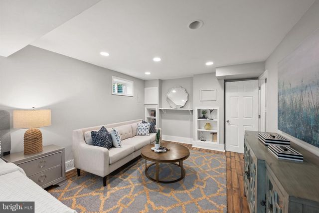 9214 SHELTON ST, Bethesda, MD 20817