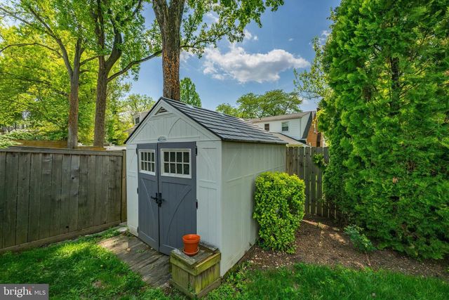 9214 SHELTON ST, Bethesda, MD 20817