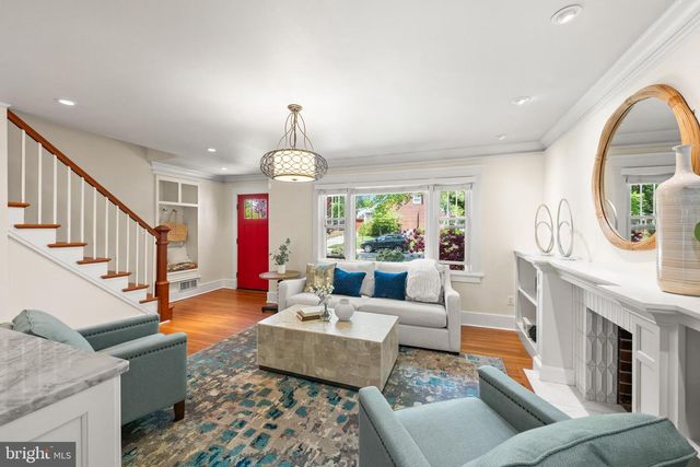 9214 SHELTON ST, Bethesda, MD 20817