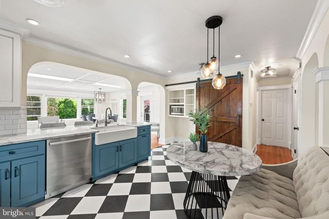 9214 SHELTON ST, Bethesda, MD 20817