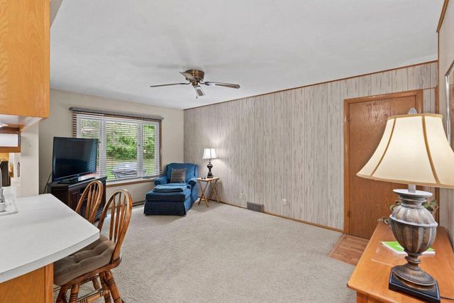 13955 W Forest Knoll COURT, New Berlin, WI 53151