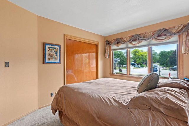 13955 W Forest Knoll COURT, New Berlin, WI 53151