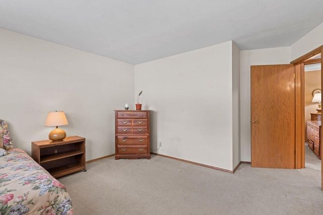 13955 W Forest Knoll COURT, New Berlin, WI 53151
