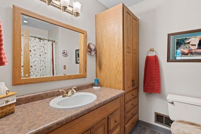 13955 W Forest Knoll COURT, New Berlin, WI 53151